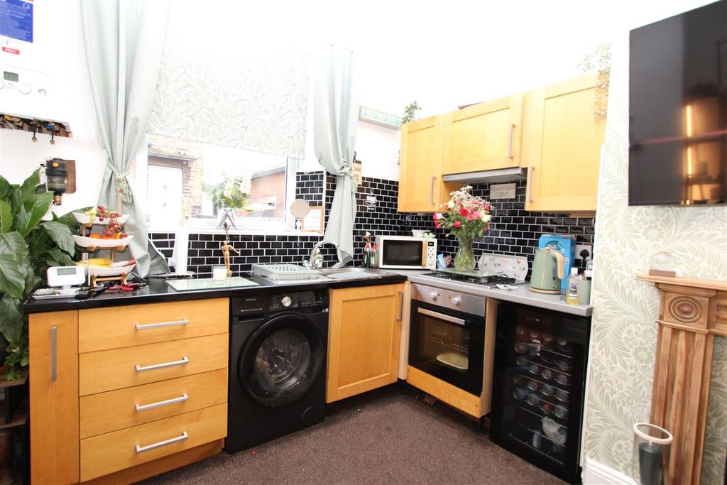 Property photo 2 of 8