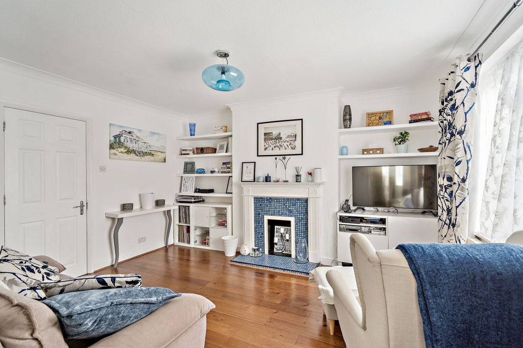 Property photo 3 of 15