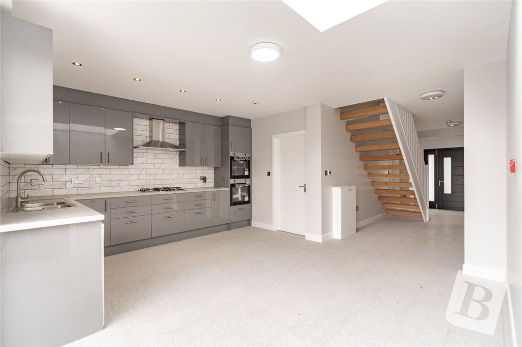 Property photo 2 of 32 Kitchen