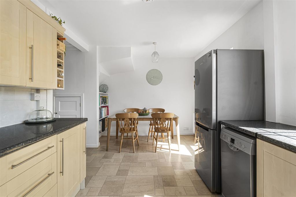 Property photo 3 of 17 12_60688.Jpg