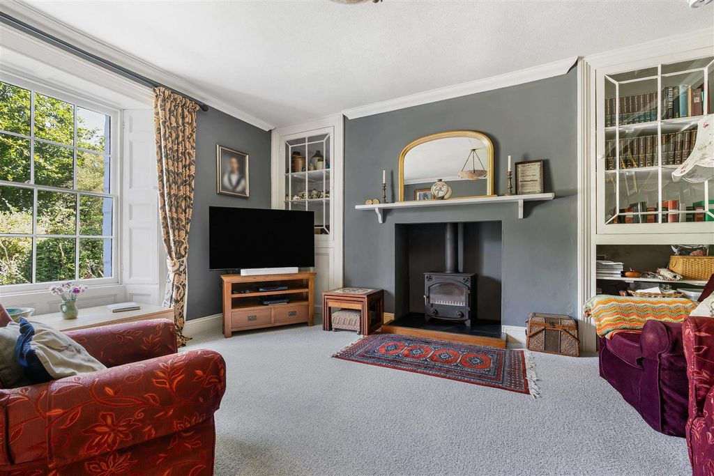 Property photo 3 of 43 Sitting Room