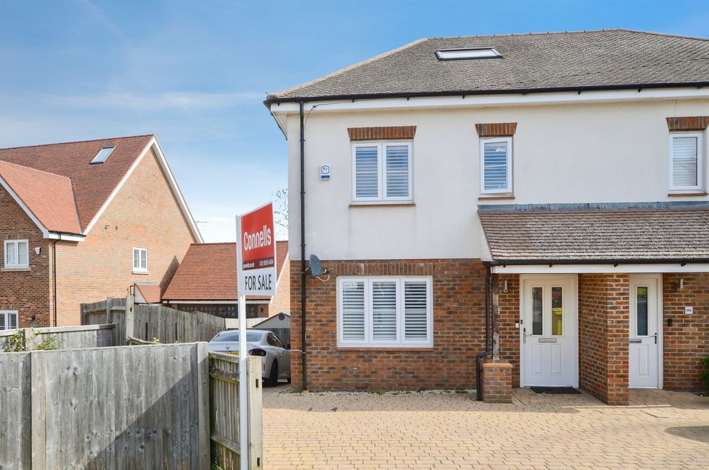 Property photo 1 of 32