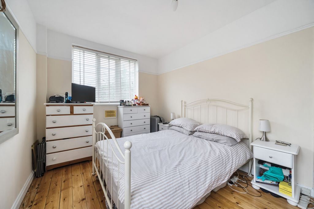 Property photo 2 of 15 1303953-14-6842A7...