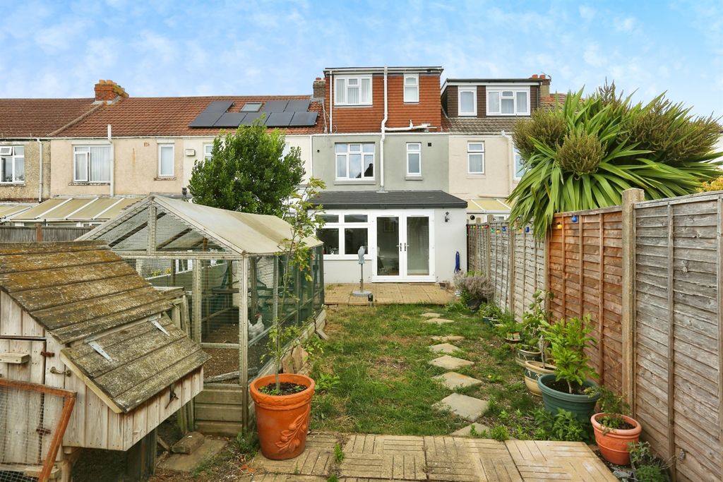 Property photo 2 of 17