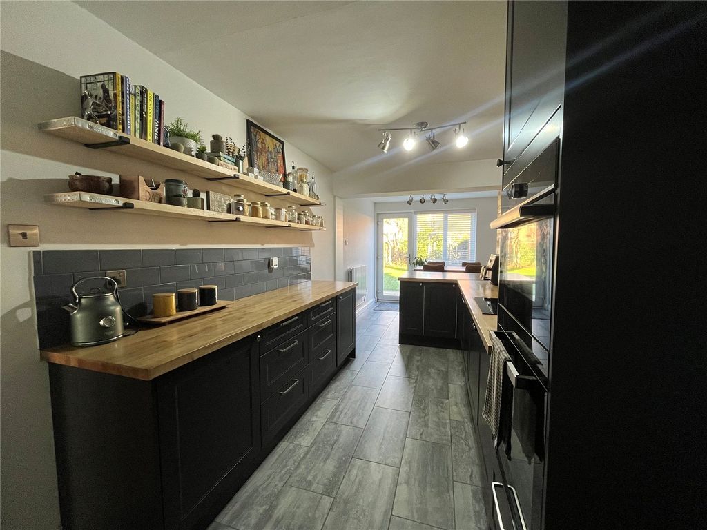 Property photo 2 of 26 Picture No. 44