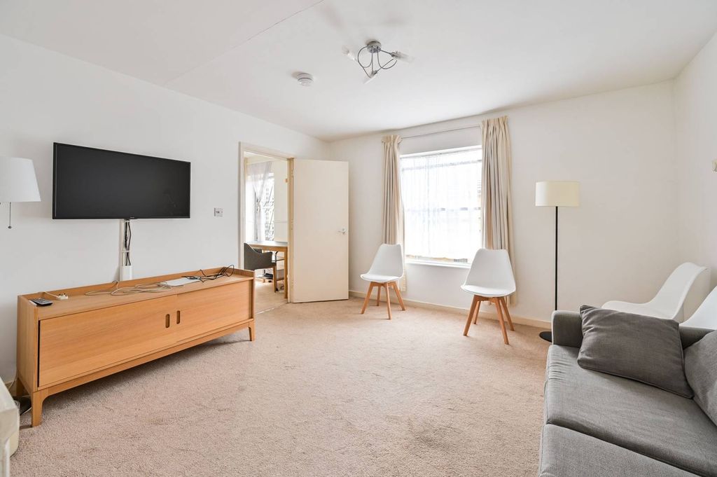 Property photo 3 of 5