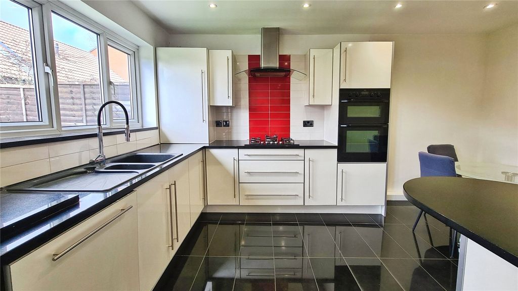 Property photo 3 of 10 Picture No. 15