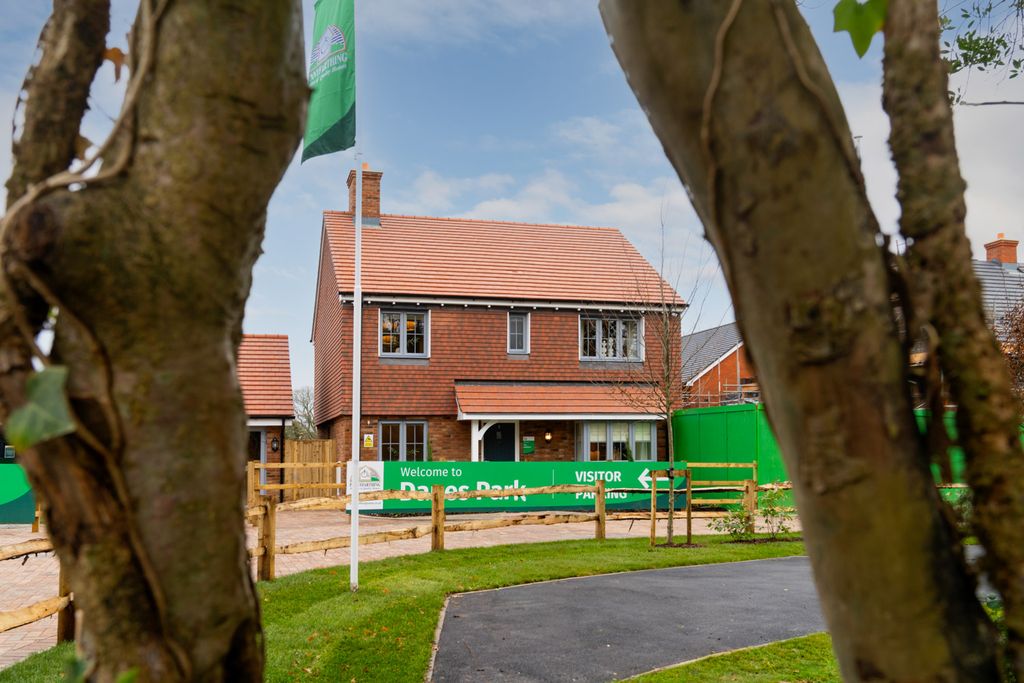 Property photo 1 of 18
