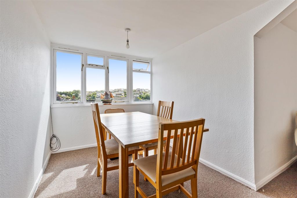 Property photo 3 of 17 A08 - 11 Albion Court Fore Street Kingsbridge - 26
