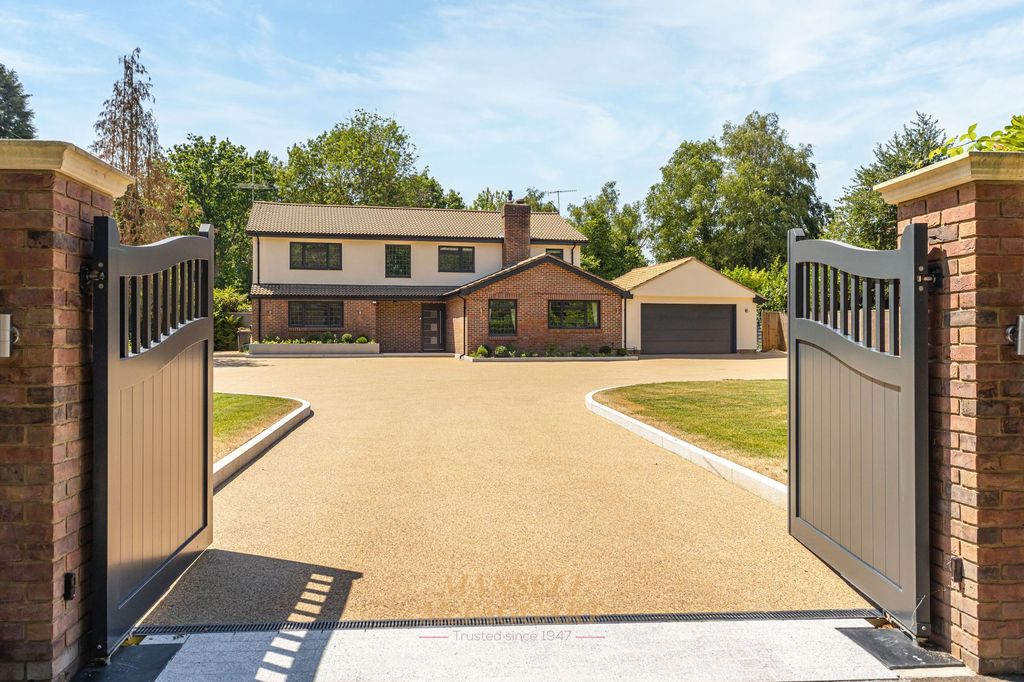 Property photo 1 of 52