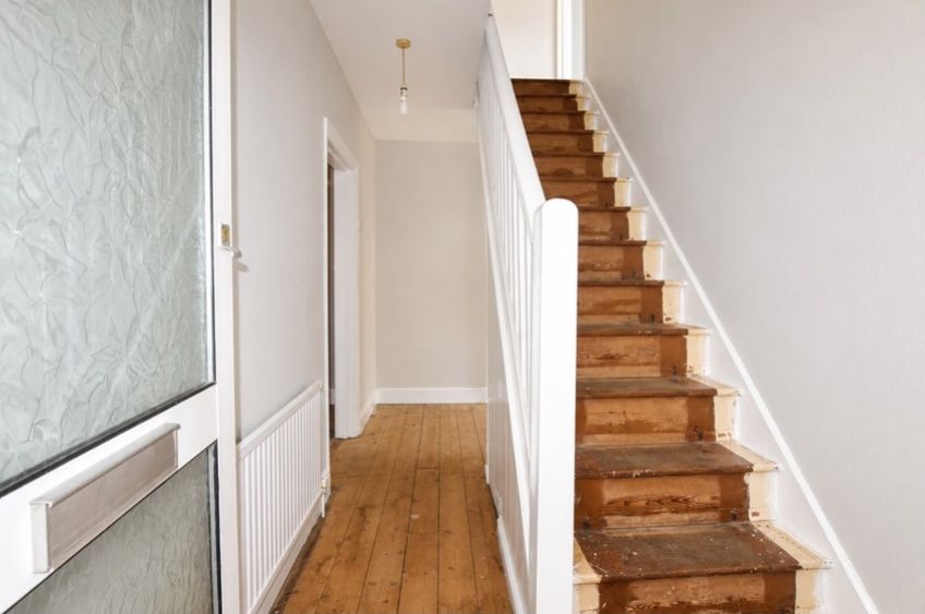 Property photo 2 of 18 Entrance Hall