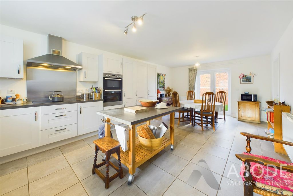 Property photo 3 of 31 Cam02544G0-Pr0209-Still008.Jpg