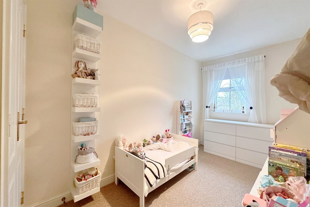 Property photo 3 of 11 Bedroom 2