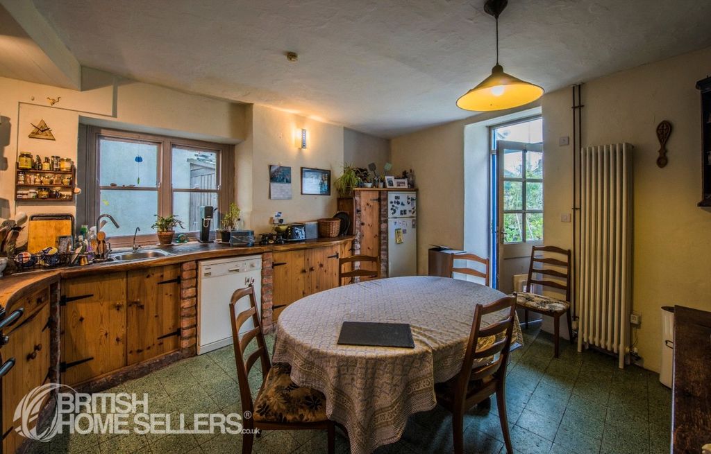 Property photo 3 of 21 3