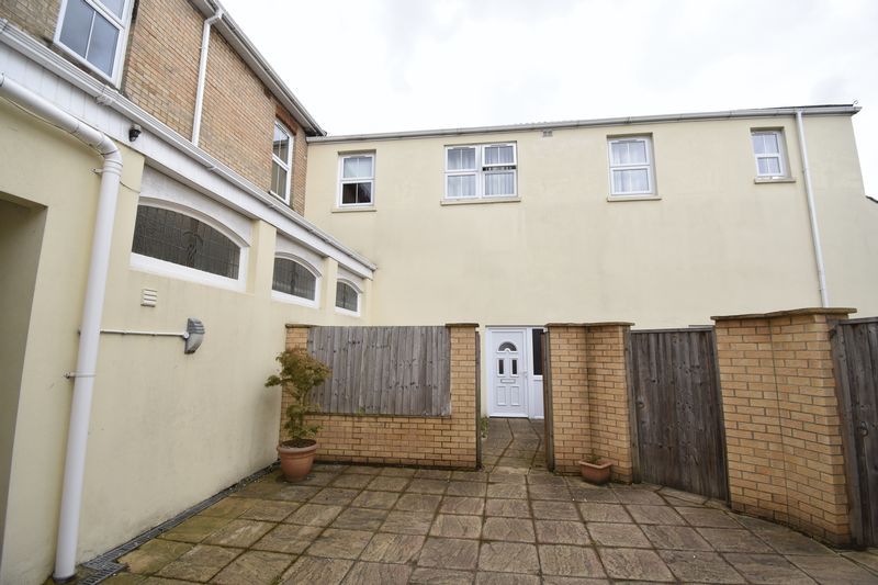Property photo 3 of 11 Photo 12