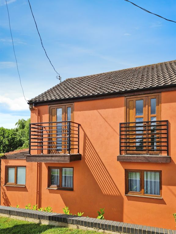 Property photo 3 of 17