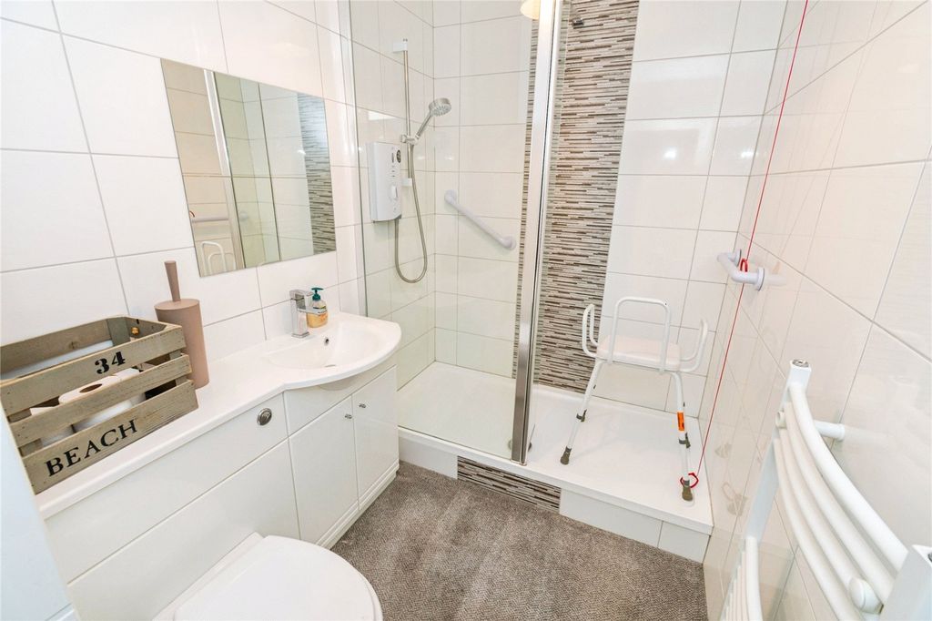 Property photo 1 of 16 Shower Room