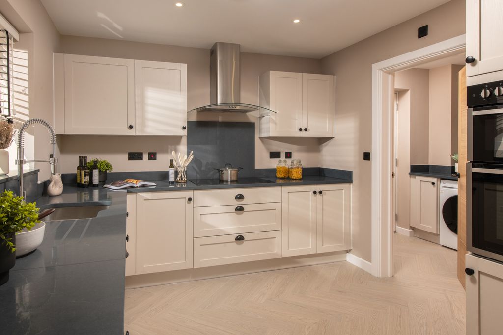 Property photo 2 of 11 The Oakham_Kitchen