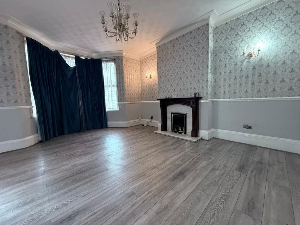 Property photo 1 of 14 Four To Five Bedroom House In Ilford- Â£3000 Pcm