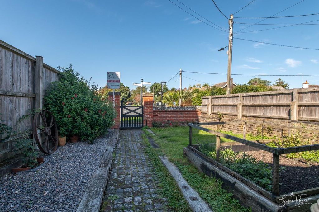 Property photo 2 of 30