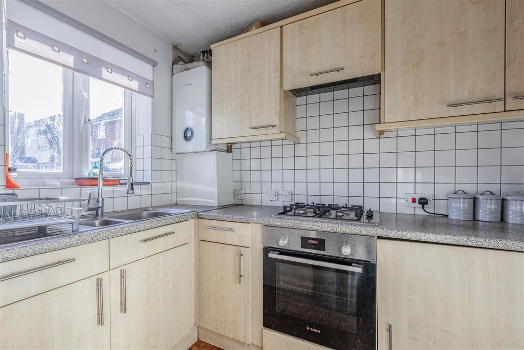 Property photo 3 of 15 Kitchen