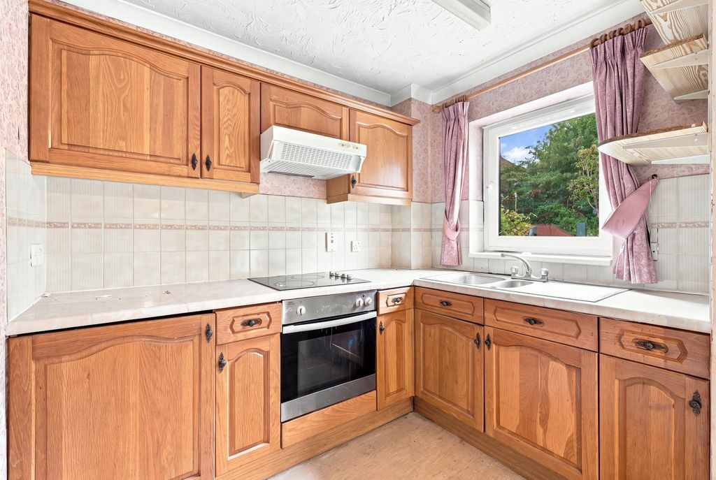 Property photo 2 of 16 5565118