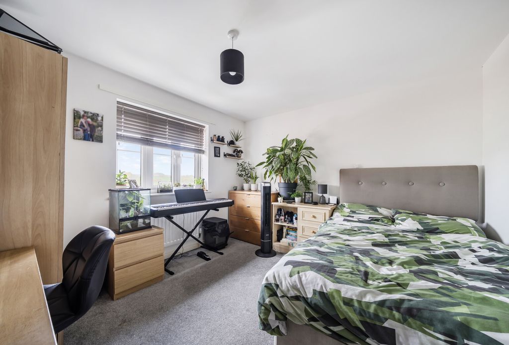 Property photo 2 of 9 1370427-1-68Fa12E...