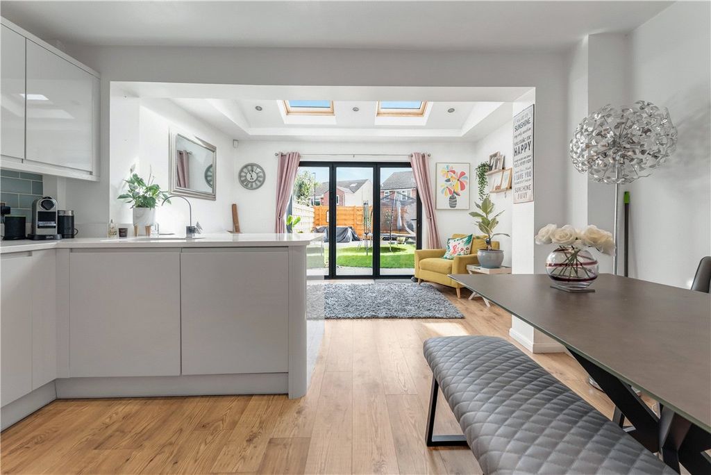 Property photo 3 of 18 Picture No. 23