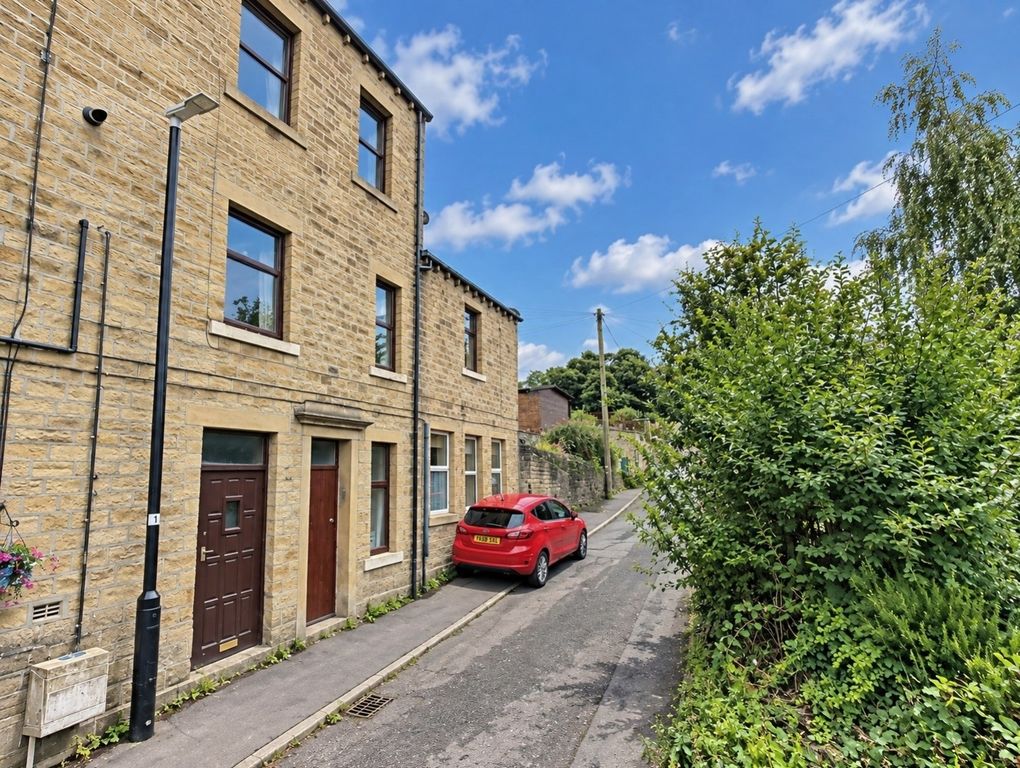 Property photo 1 of 18 1-William-Street-West-Vale-Ewemove (27)B