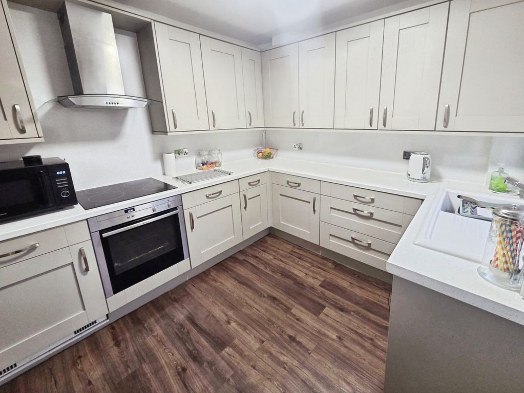 Property photo 3 of 16 Pbox-Img.Jpg