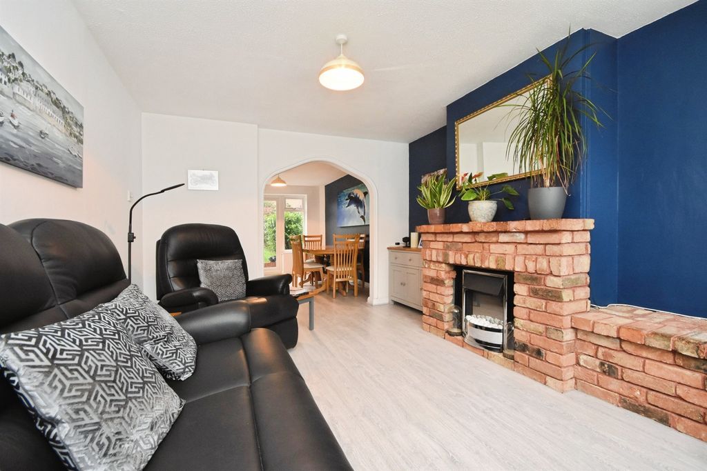 Property photo 2 of 18