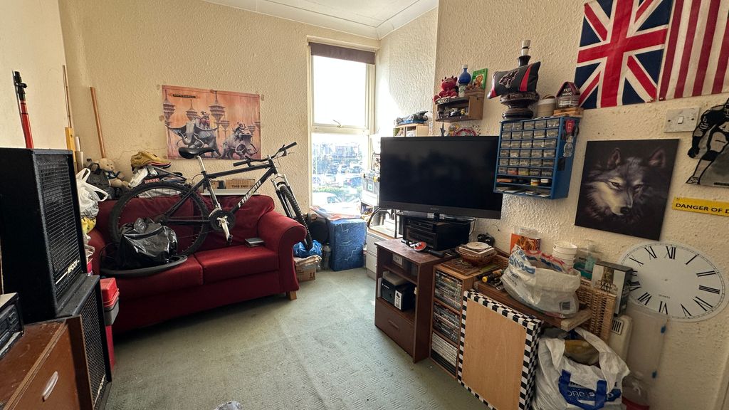 Property photo 3 of 7 Img_5145