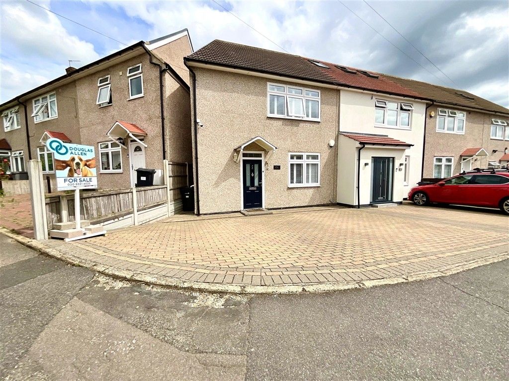 Property photo 1 of 11 Front