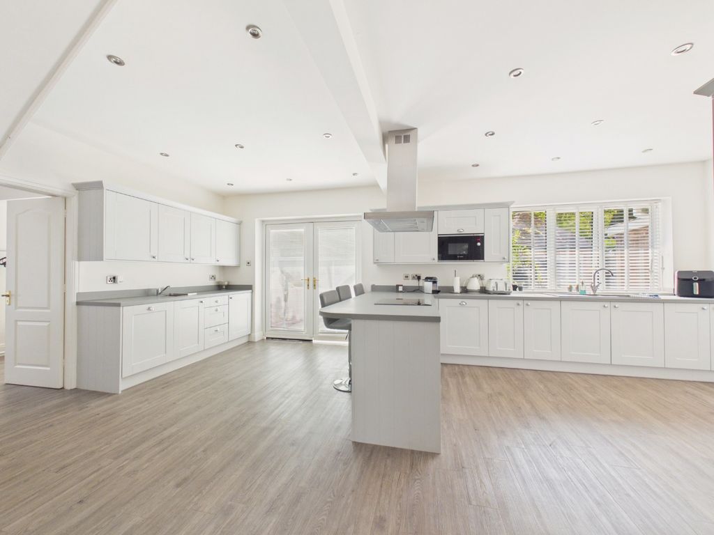 Property photo 3 of 18 4987574