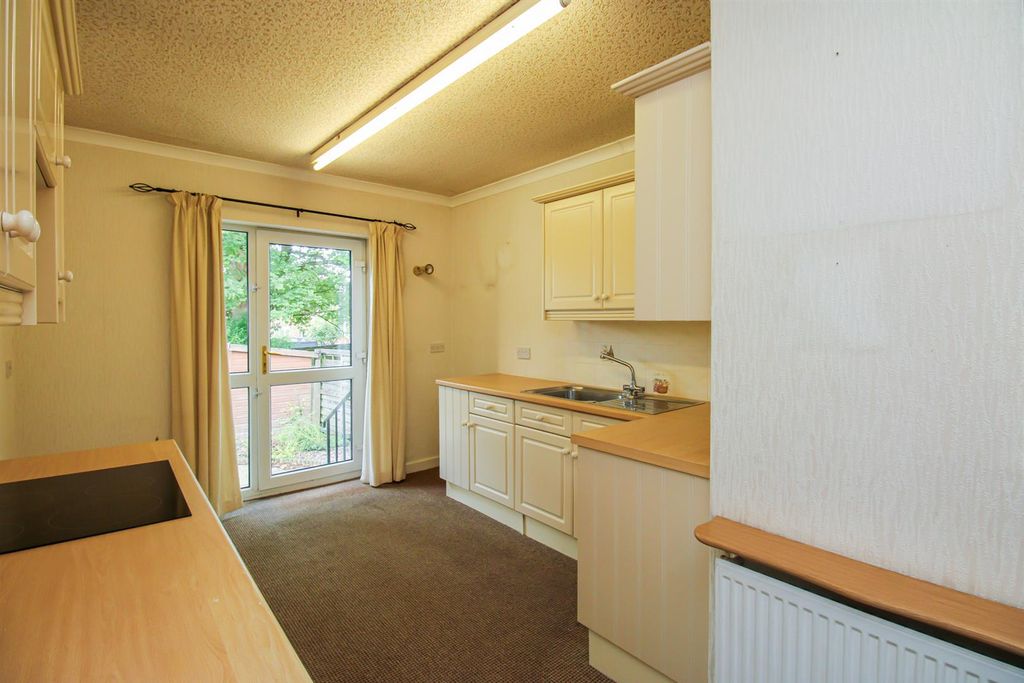 Property photo 3 of 11