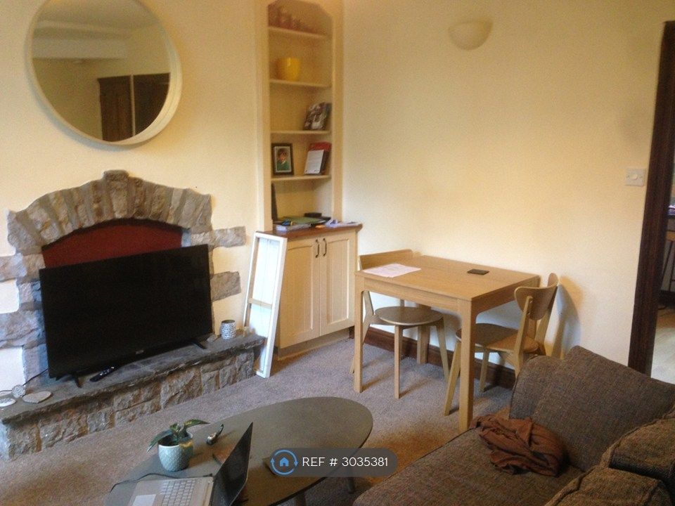 Property photo 2 of 11 Sitting Room