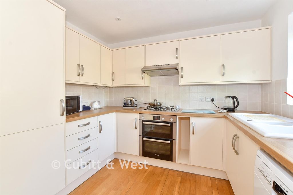 Property photo 3 of 15 Kitchen