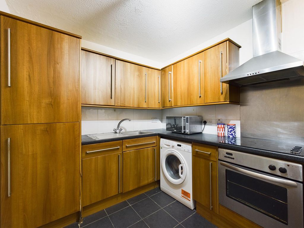 Property photo 1 of 10 Kitchen