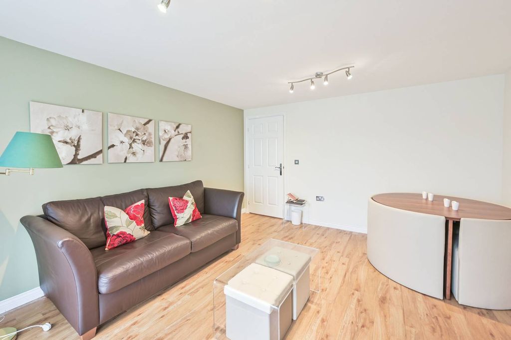 Property photo 1 of 9