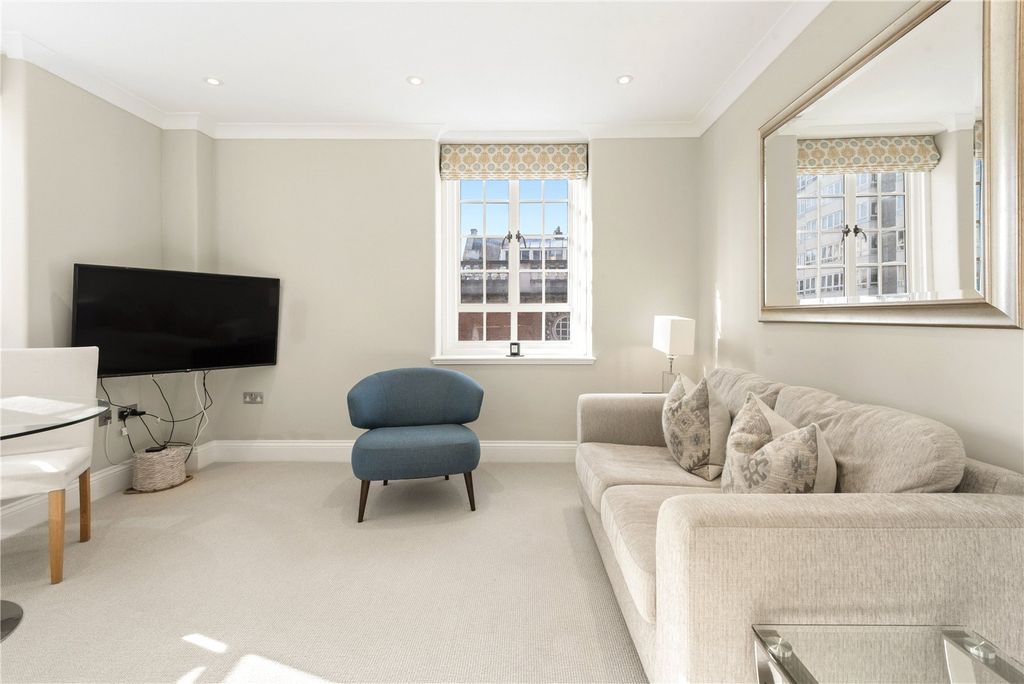 Property photo 3 of 12 Reception