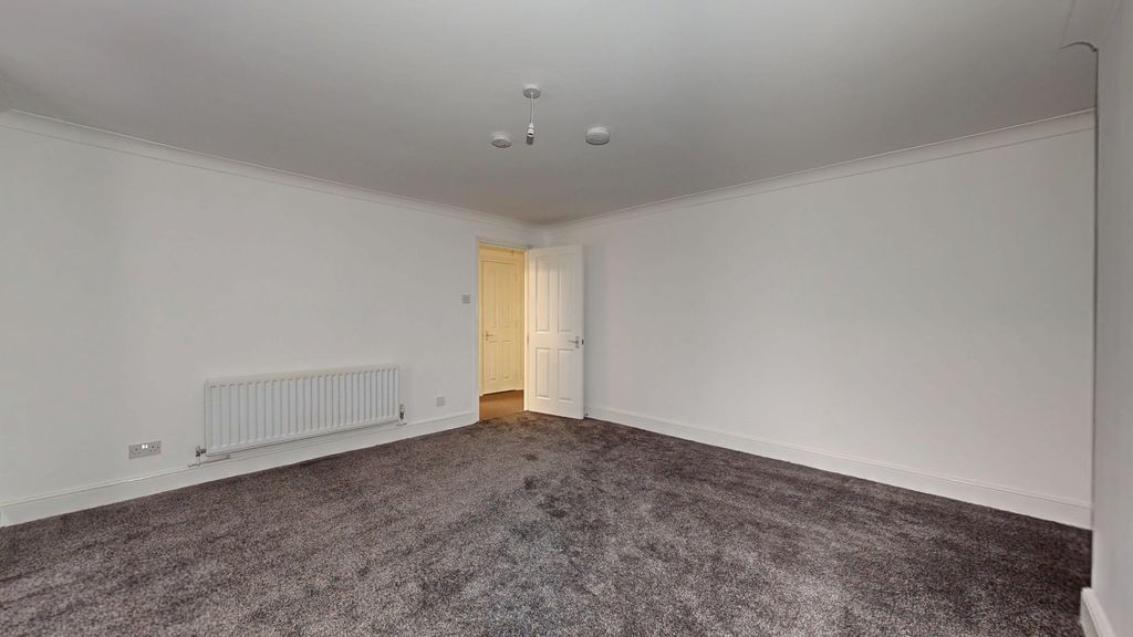 Property photo 3 of 17 Flat A, 31 Belvedere Road, Crystal Palace, London, Se19 2Hj