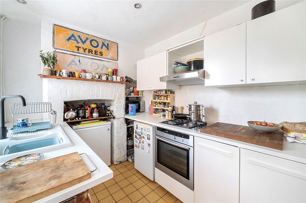 Property photo 3 of 14 Kitchen