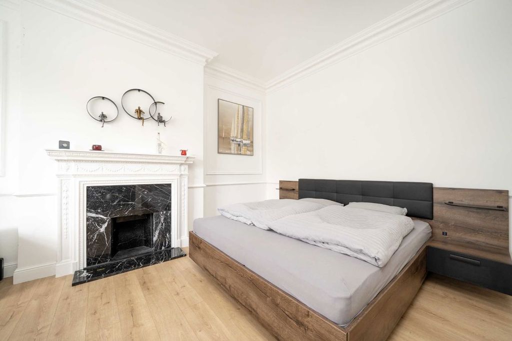 Property photo 3 of 5