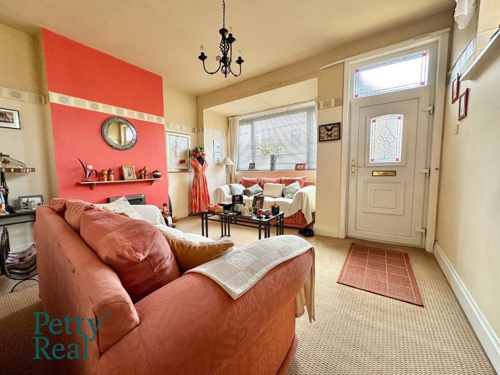 Property photo 2 of 13 2A4E7B79-9640-44B5-94D1-384F64661E34.Jpeg