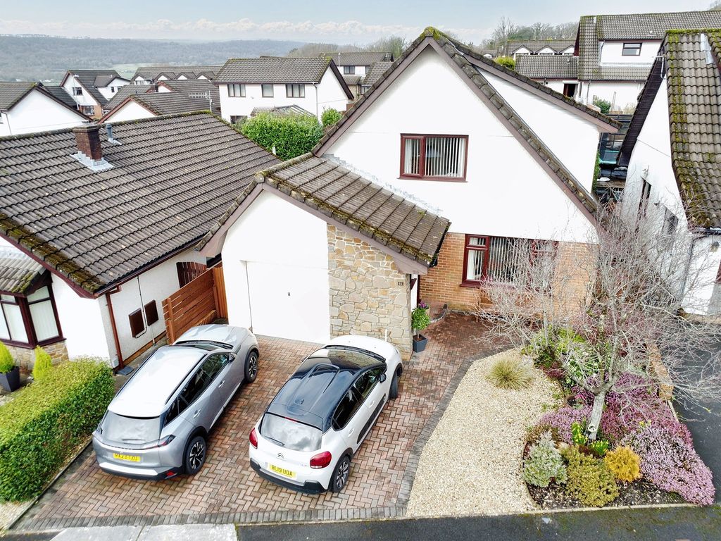 Property photo 1 of 27