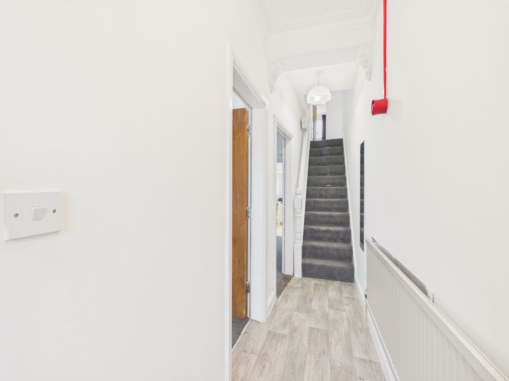 Property photo 2 of 12 5251955