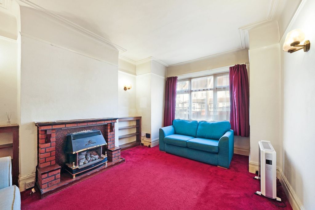 Property photo 2 of 14