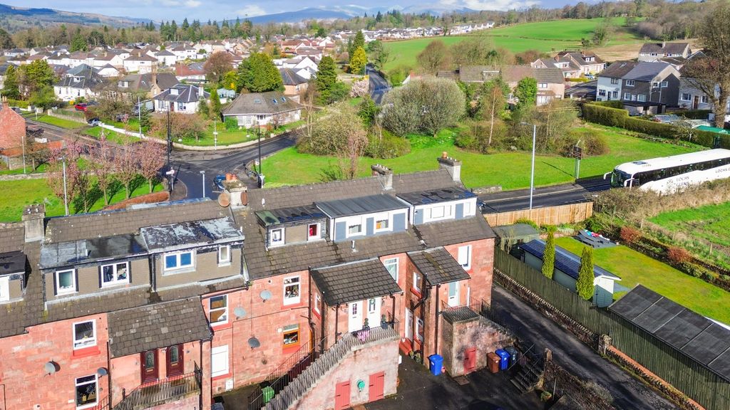 Property photo 3 of 25