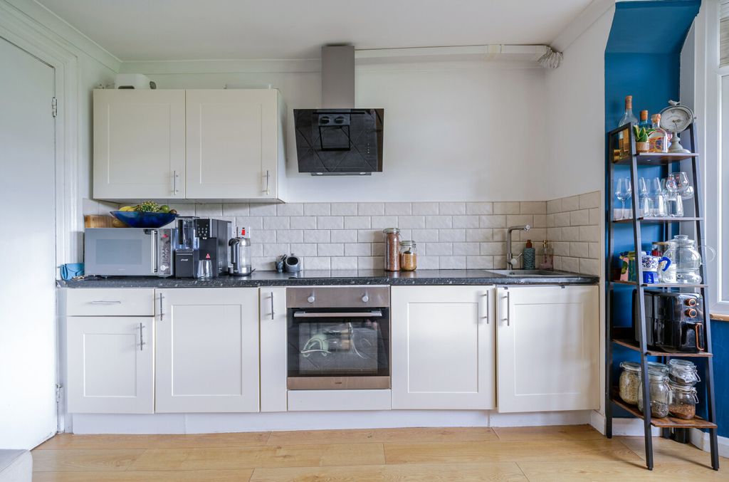 Property photo 3 of 21 Kitchen
