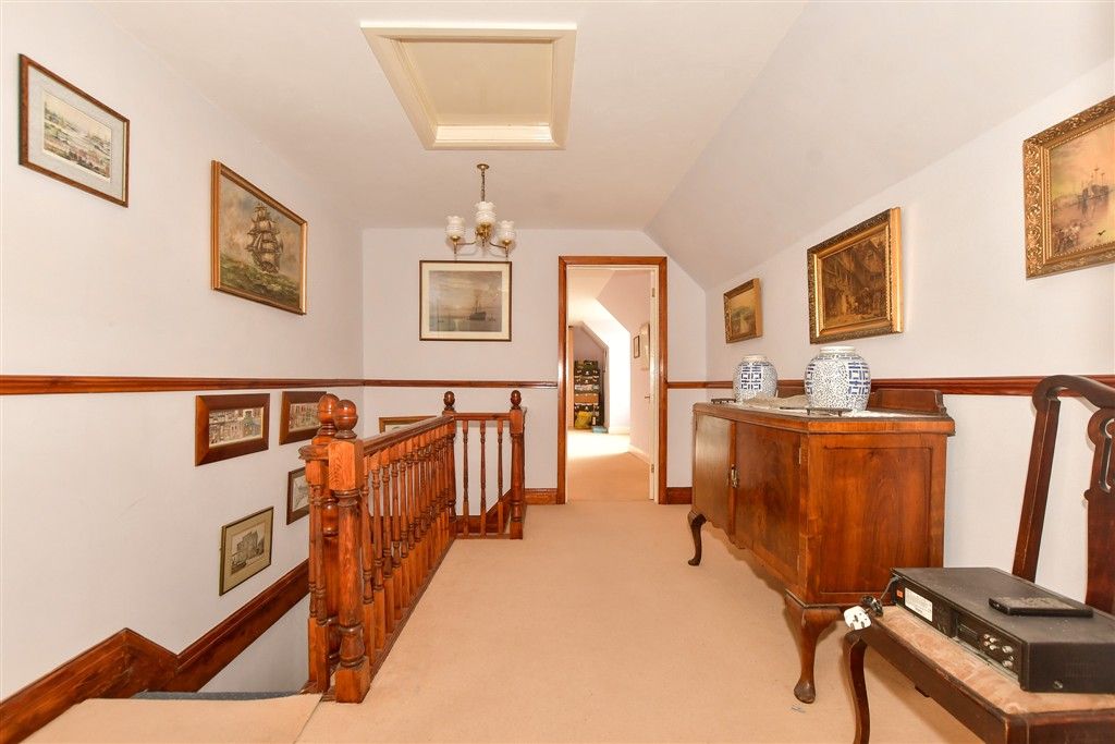 Property photo 1 of 18 Landing